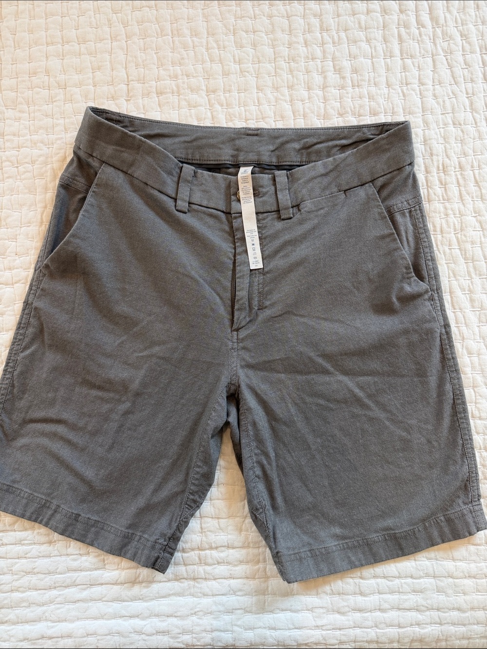 Lululemon Short Classic Fit EUC  8.5” (cotton blend) — Gray